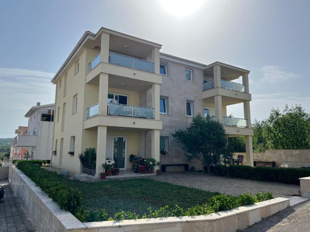 Apartman Sven Малинска Экстерьер фото